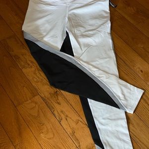 Victoria Secret Yoga Pants New with Tags